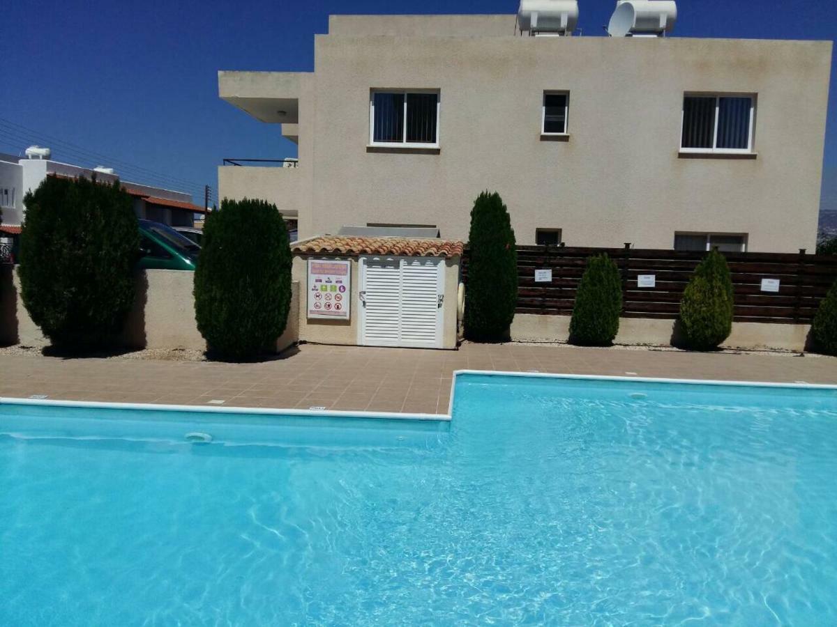 By The Sea Apartment Paphos Exterior photo